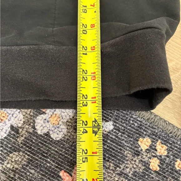 Travis Mathew Women's Black Quarter Zip - Picture 8 of 9